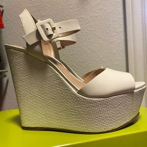 Size 5 steve madden wedges & Guess flats (2) pairs
